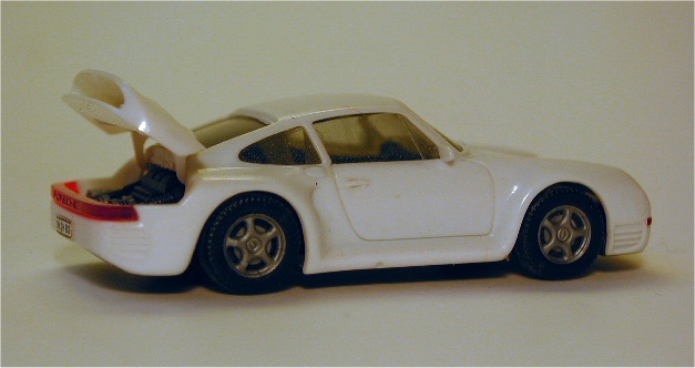 2501 1987 Porsche 959 Hood